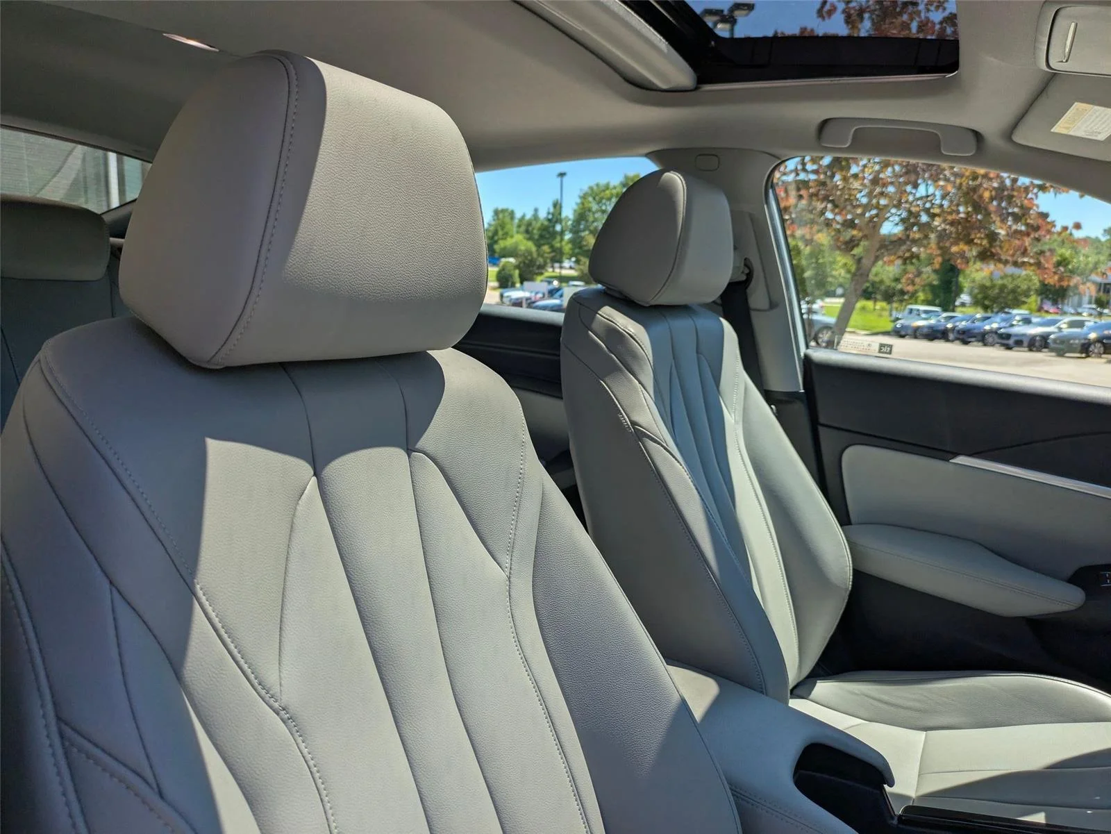 Used 2024 Platinum White Pearl Acura  image 35