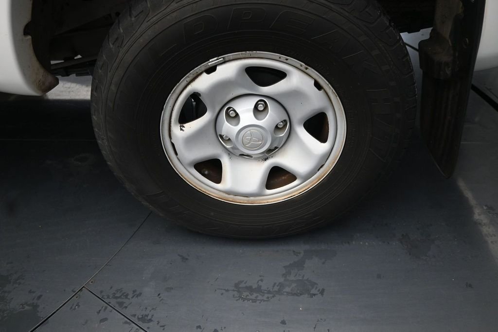 Used 2009 White Toyota PreRunner image 15