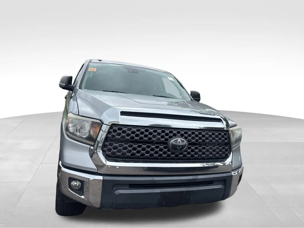 Used 2019 Silver Toyota SR5 image 4