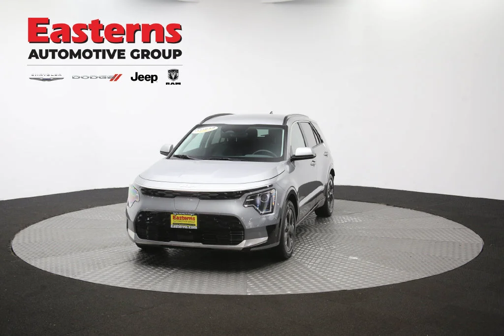 Used 2023 Gray Kia Wind image 55