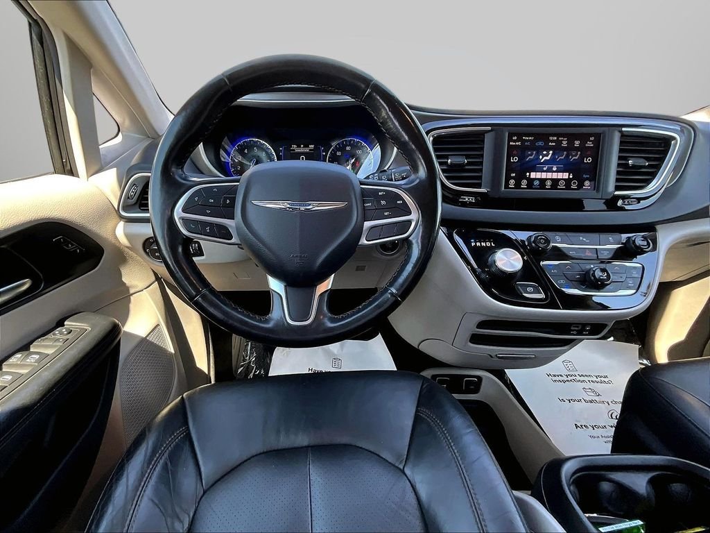 Used 2020 Black Chrysler Touring L image 10