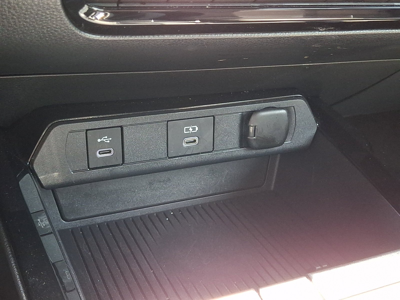 Used 2025 Midnight Black Metallic Toyota LE image 24