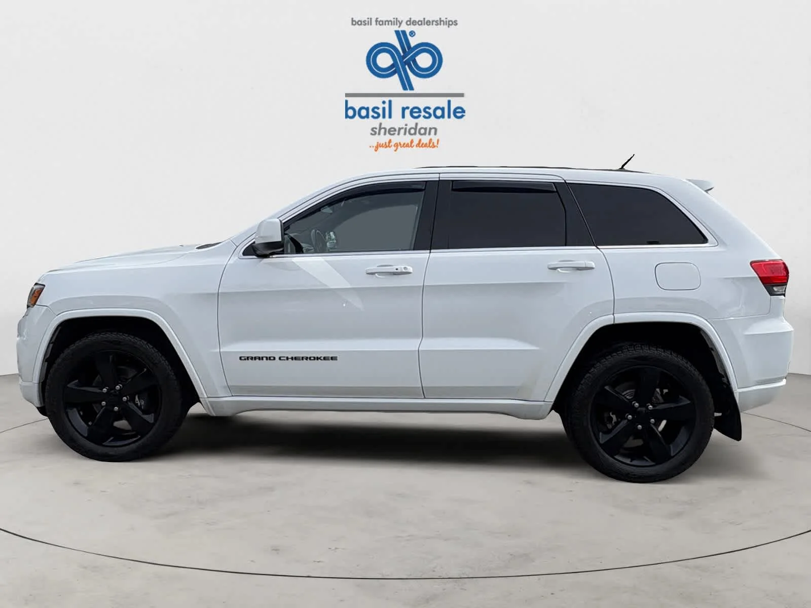 Used 2014 Bright White Clearcoat Jeep Altitude image 3