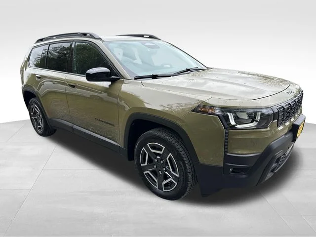 2026 Jeep Cherokee Laredo HEV 4X4's photo