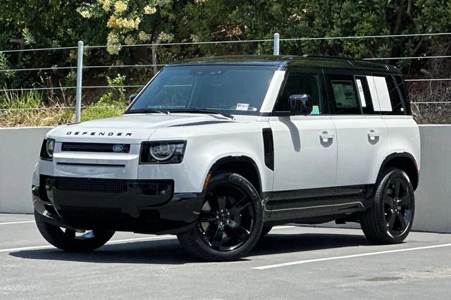 2026 Land Rover Defender 110 X-Dynamic SE