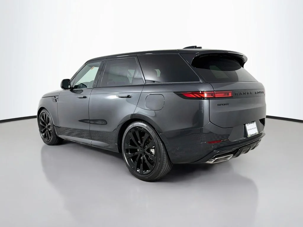 New 2027 Carpathian Grey Prem Met Land Rover Dynamic SE image 7