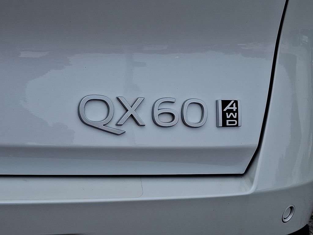 Used 2026 White INFINITI LUXE image 30