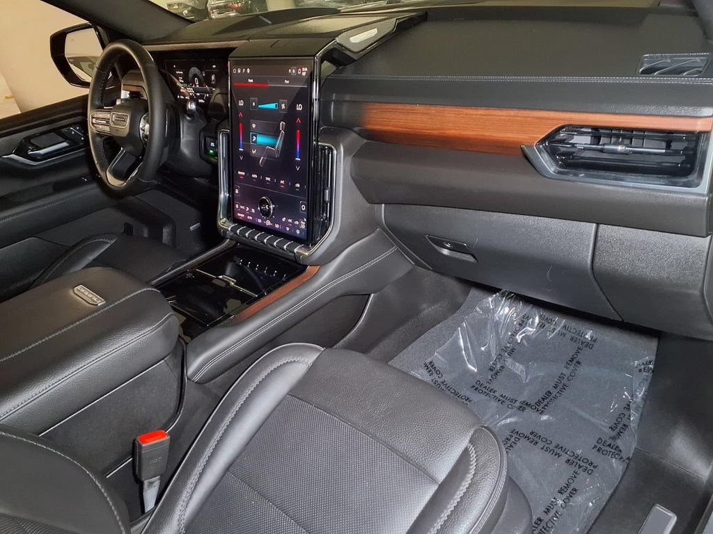 2025 GMC Yukon XL Denali - Photo 26