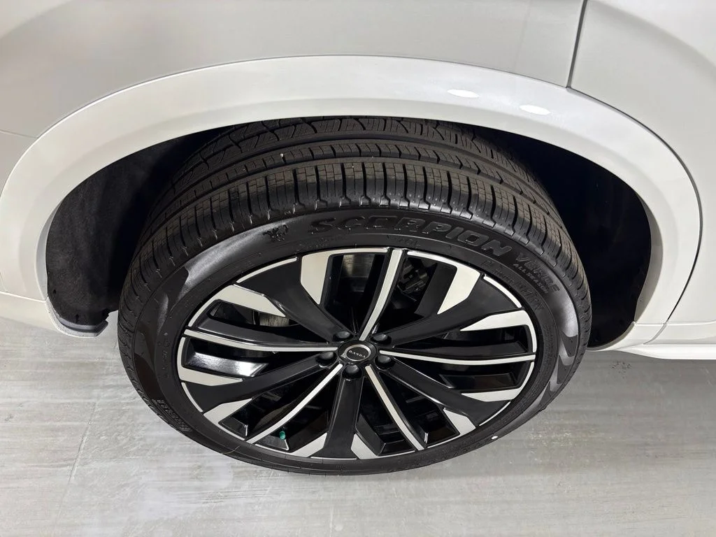 New 2026 Crystal White Volvo Ultra image 10