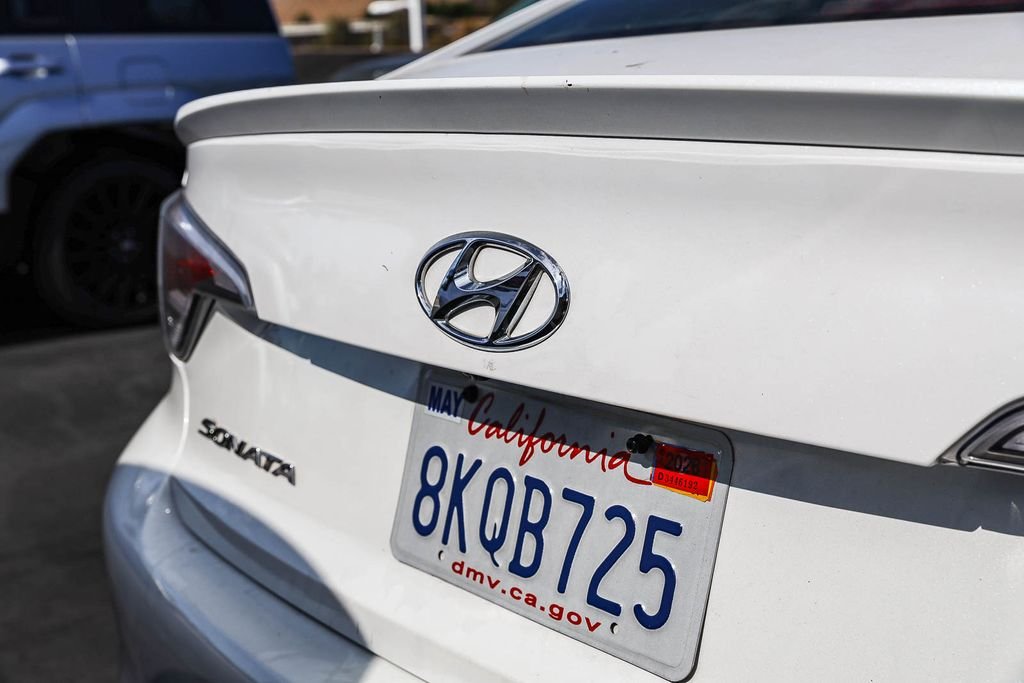 Used 2017 White Hyundai Limited image 9