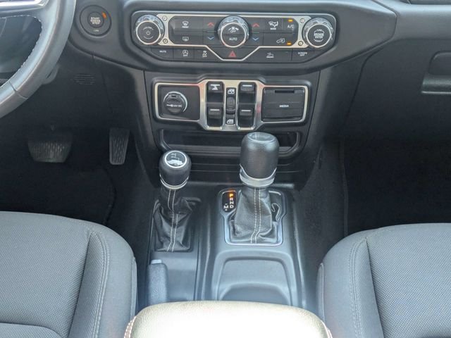 Used 2023 Gray Jeep Sahara image 19