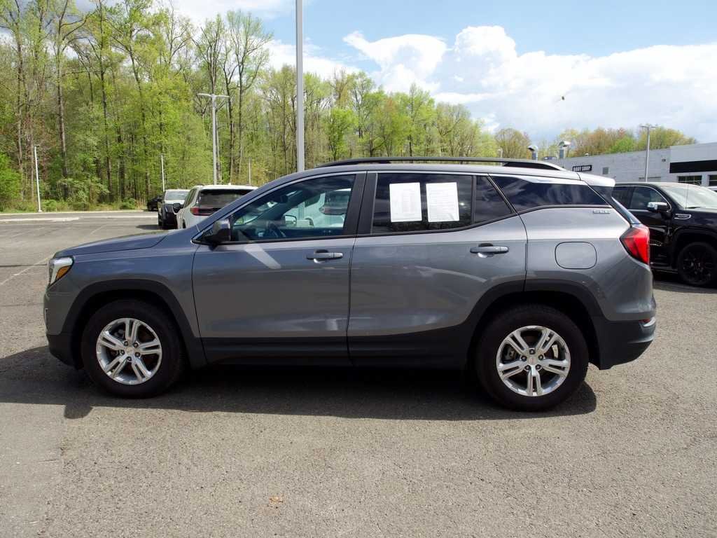Used 2021 Satin Steel Metallic GMC SLE image 4