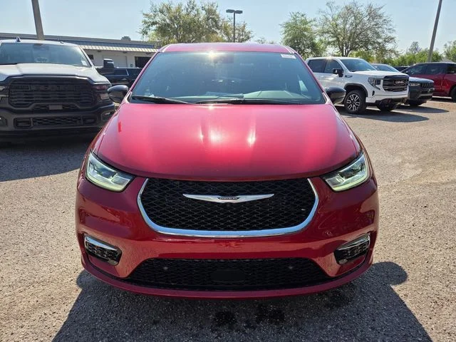New 2026 Red Hot Pearl-Coat Exterior Paint Chrysler Select image 17