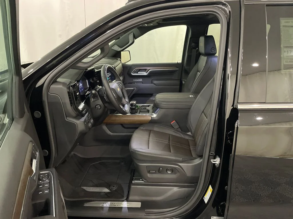 New 2026 Black Chevrolet High Country image 11