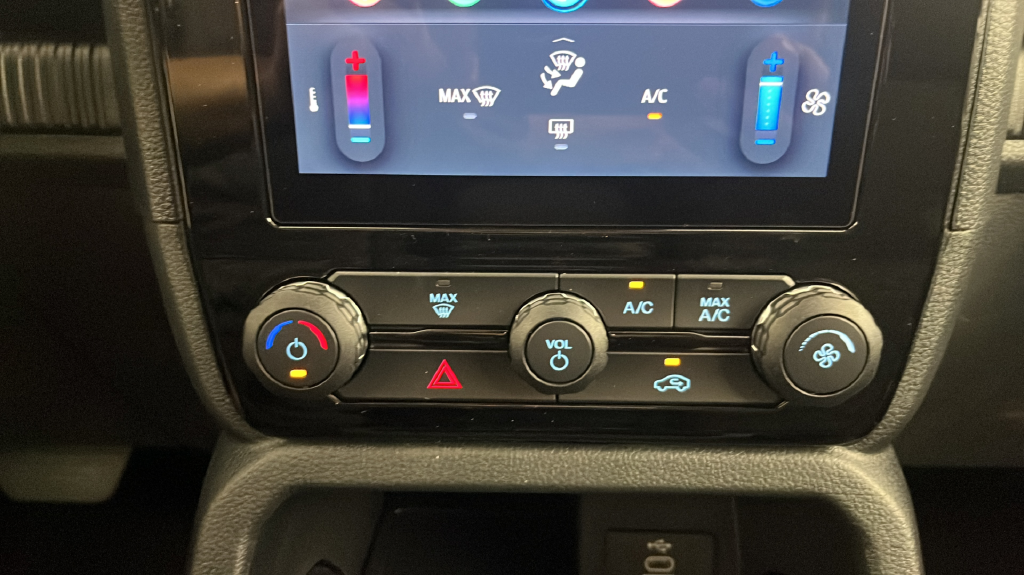 New 2026 Carbonized Gray Metallic Ford XLT image 30