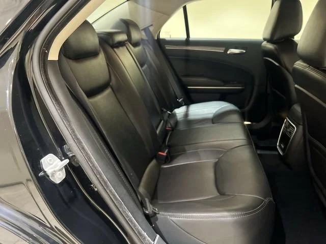 2019 Chrysler 300 Touring - Photo 22