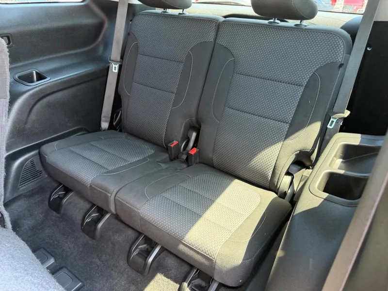 Certified Used 2020 Carbon Black Metallic GMC SLE image 9