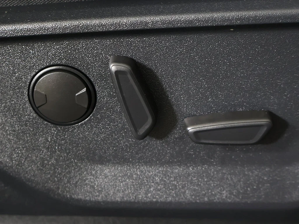 Used 2022 Agate Black Metallic Ford XLT image 35