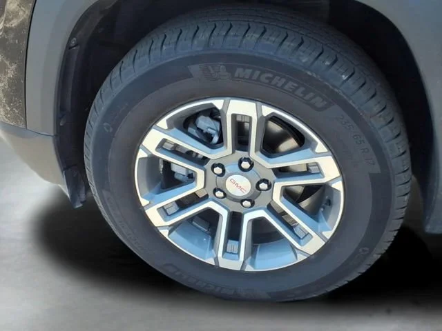 Used 2026 Ebony Twilight Metallic GMC Elevation image 18