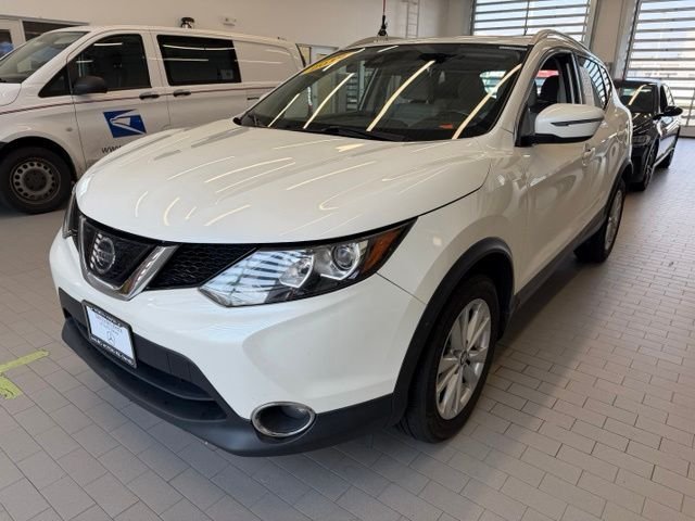 Used 2019 White Nissan SV image 7