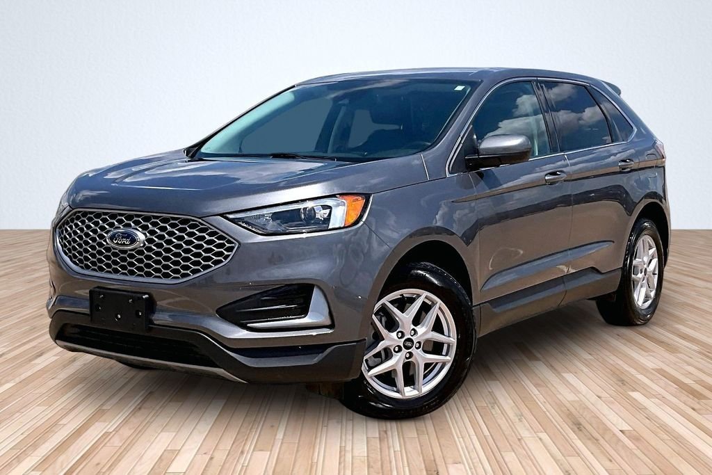 Used 2023 Gray Ford SEL image 1