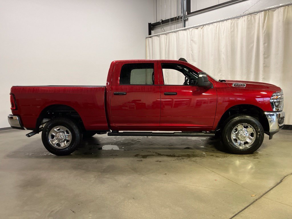 New 2026 Molten Red Pearl-Coat Exterior Paint RAM Tradesman image 29