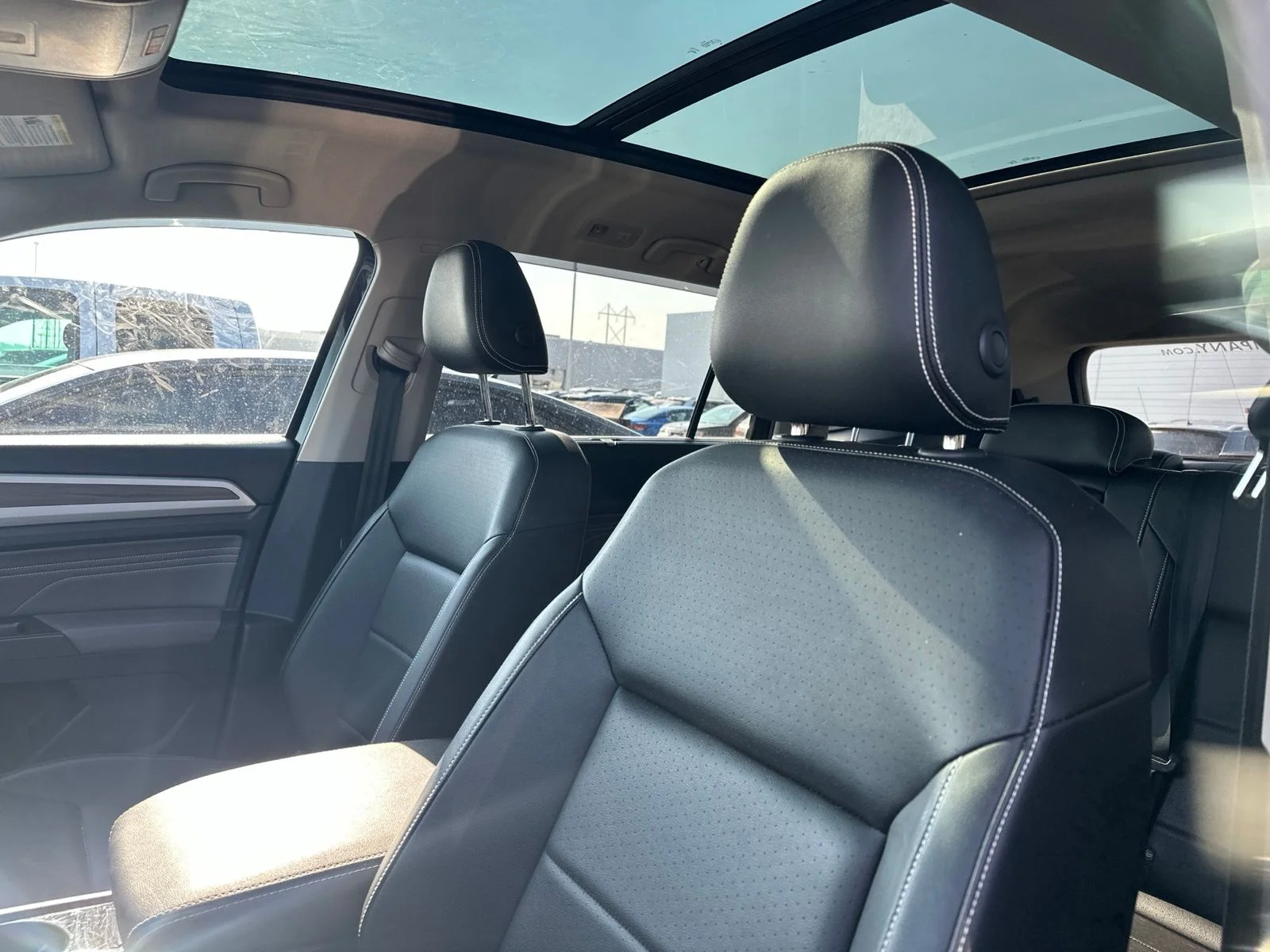 Used 2023  Volkswagen SEL image 5