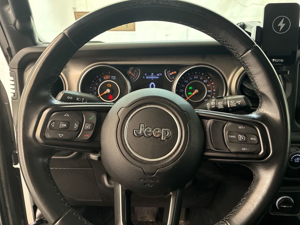 Used 2018 Silver Jeep Unlimited Sport S image 11