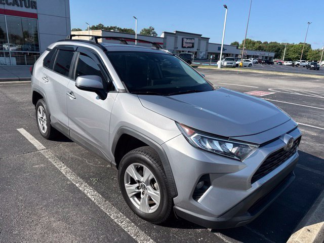 Used 2019 Silver Toyota XLE image 6