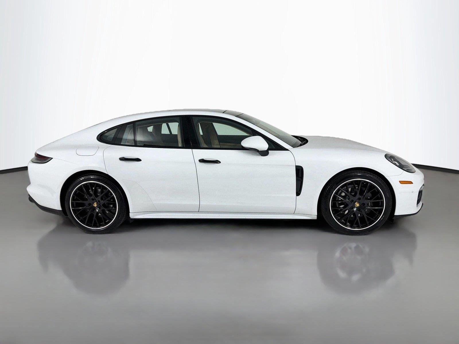 Used 2022 Carrara White Metallic Porsche 4 image 29