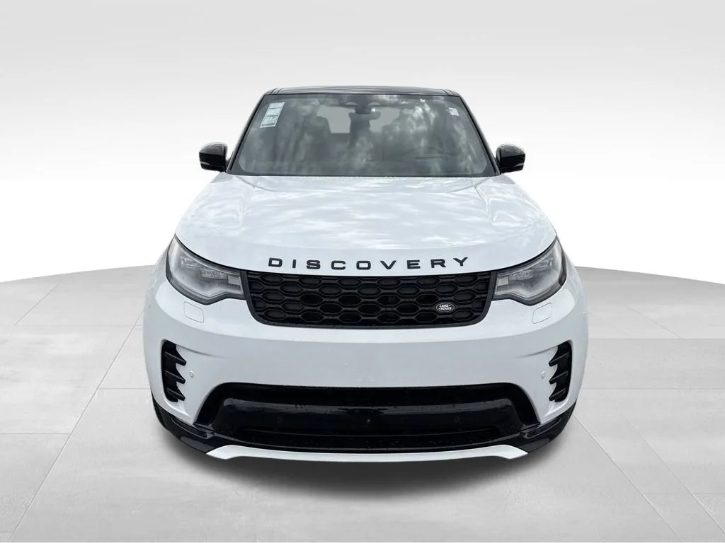 Used 2025 White Land Rover Dynamic SE image 4