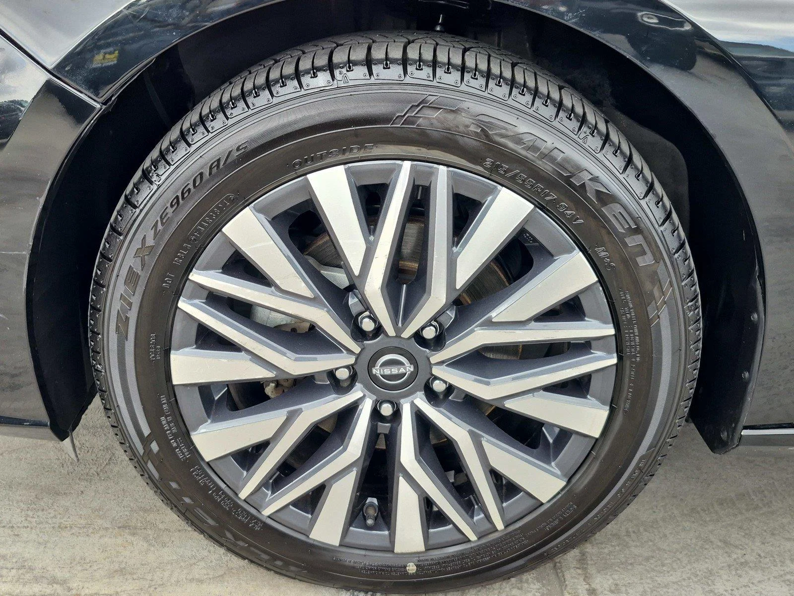 Used 2025 Super Black Nissan SV image 15