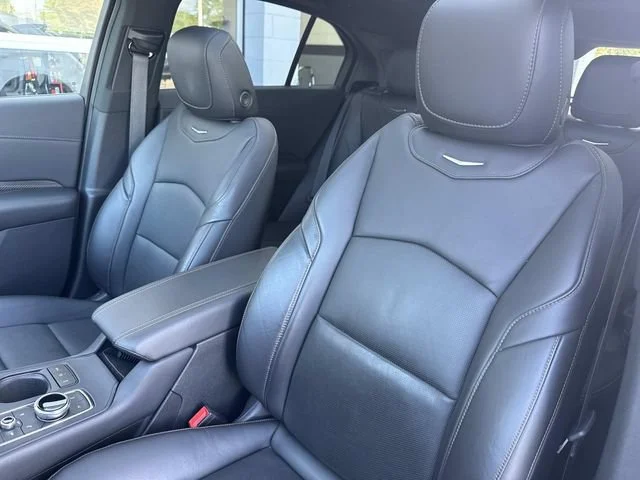 Used 2019 CRYSTAL WHITE TRICOAT Cadillac AWD Sport image 49