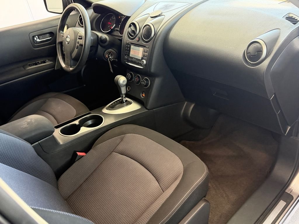 Used 2011 Gray Nissan SV image 14