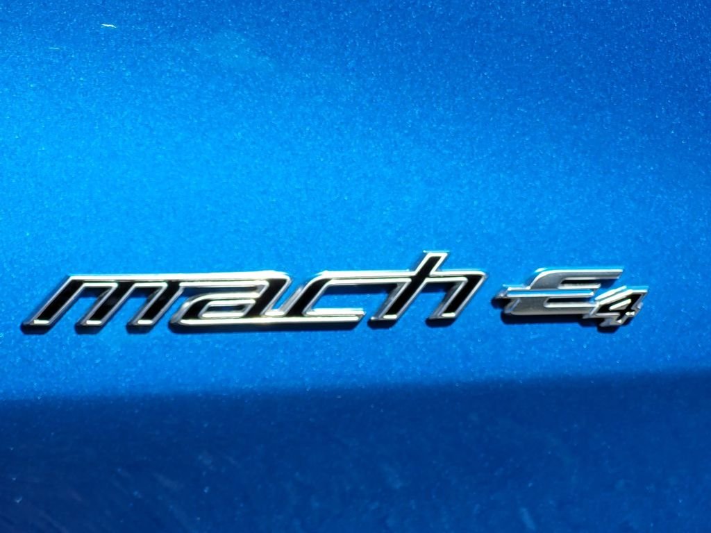 New 2026 Velocity Blue Metallic Ford Premium image 5