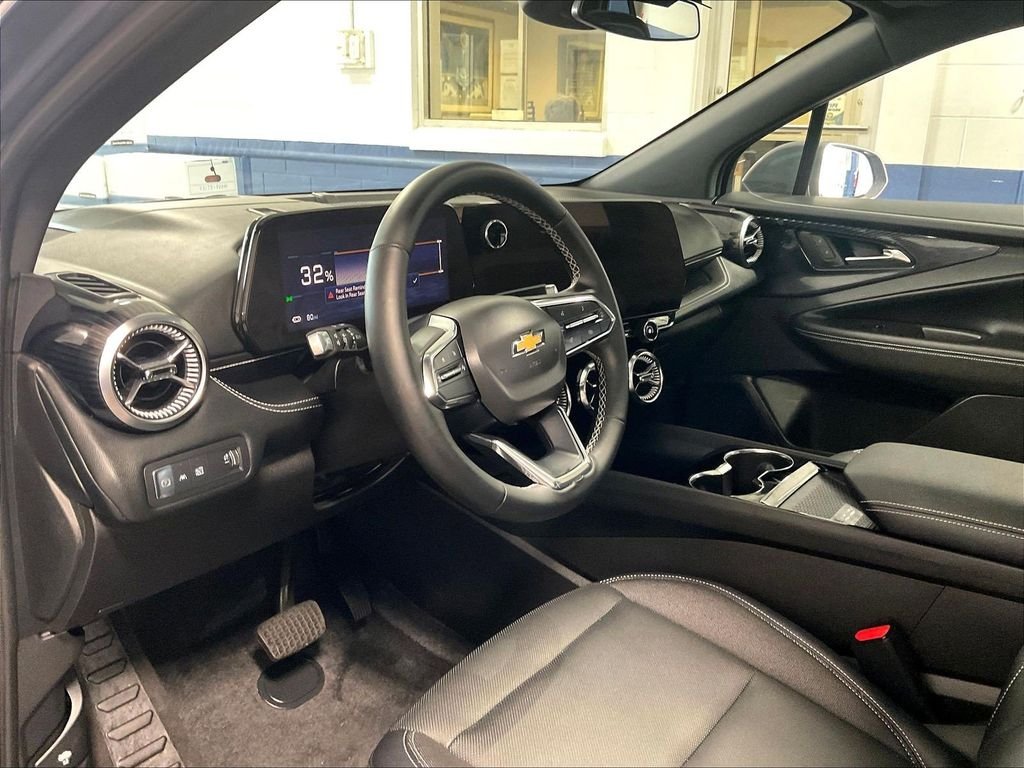 Used 2024 Gray Chevrolet LT image 8