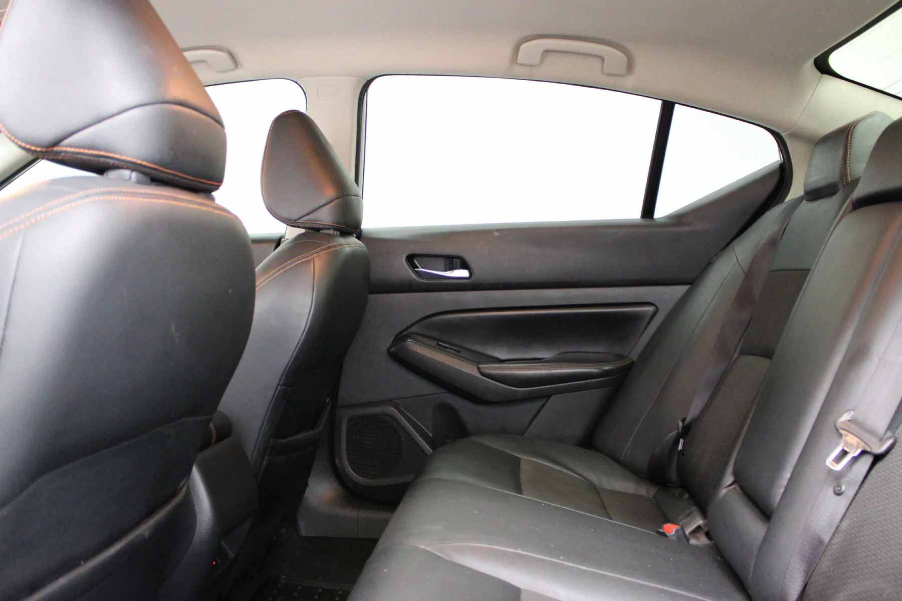 Used 2019 Brilliant Silver Metallic Nissan 2.5 SR Sedan image 15