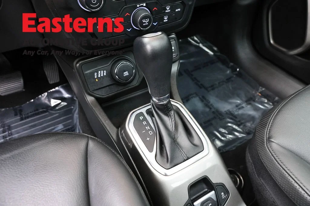 Used 2022 White Jeep Limited image 13