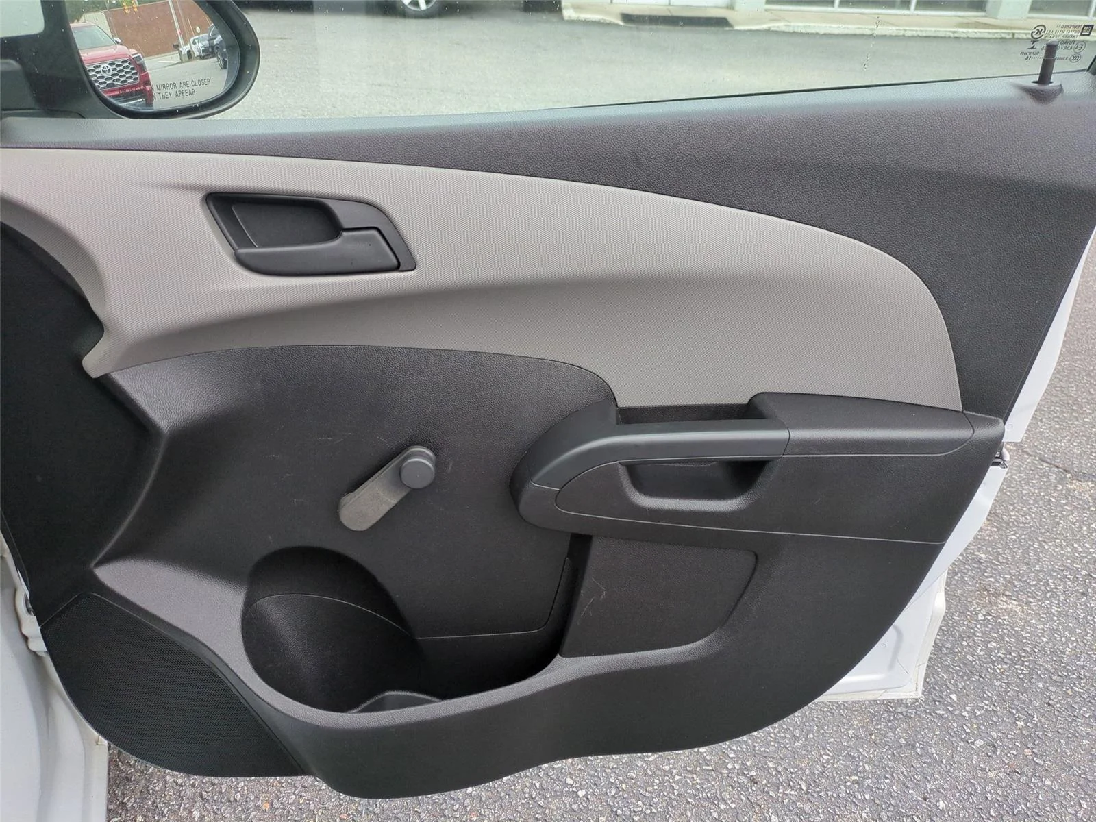 Used 2016 Summit White Chevrolet LS image 31