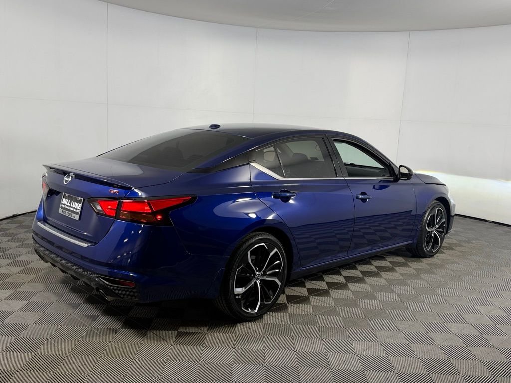 Used 2023 Blue Nissan 2.5 SR image 5