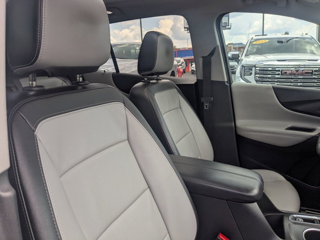 Used 2018 Summit White Chevrolet Premier image 30