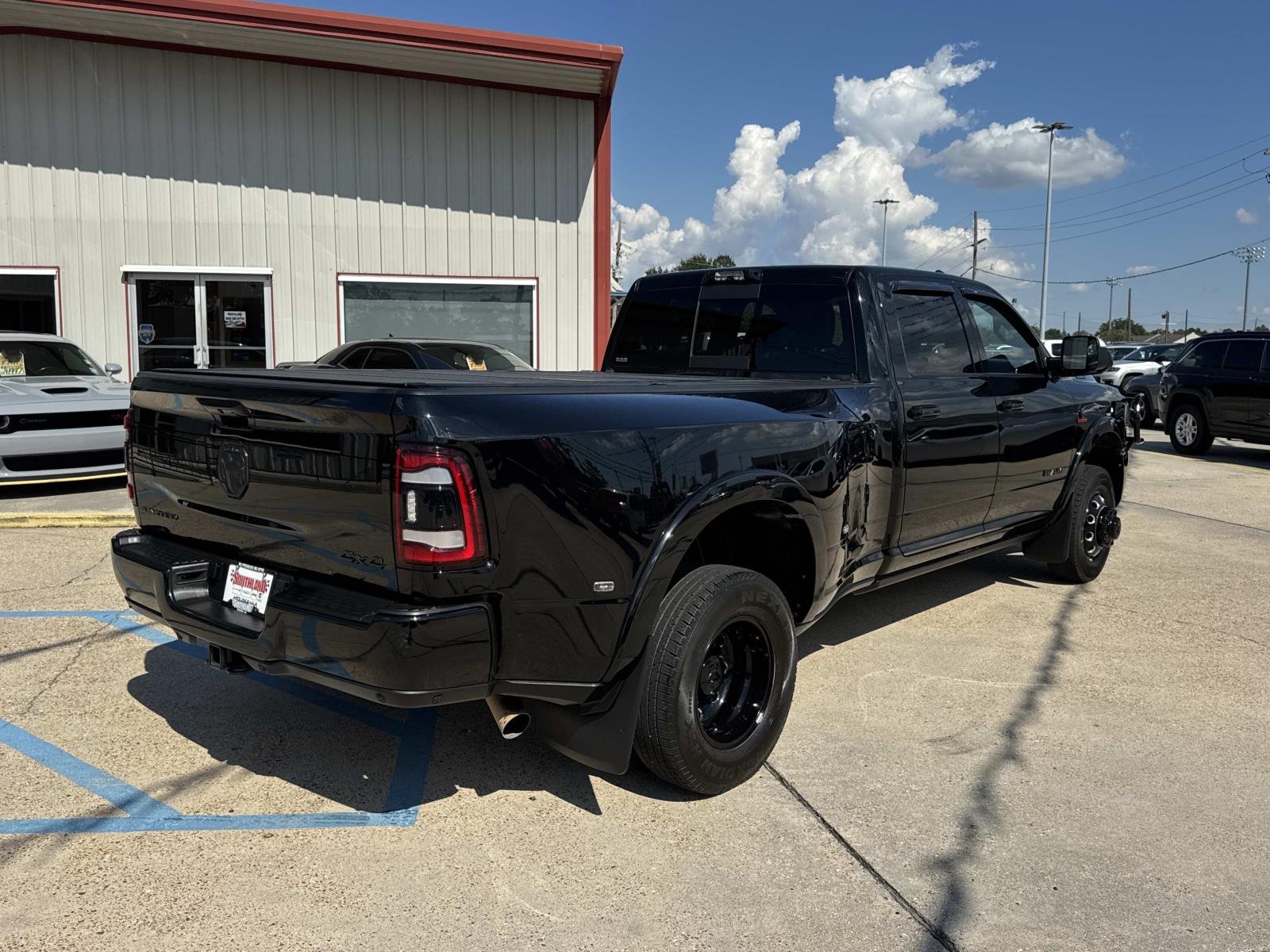 Used 2022 Diamond Black Crystal Pearlcoat Ram Limited image 7