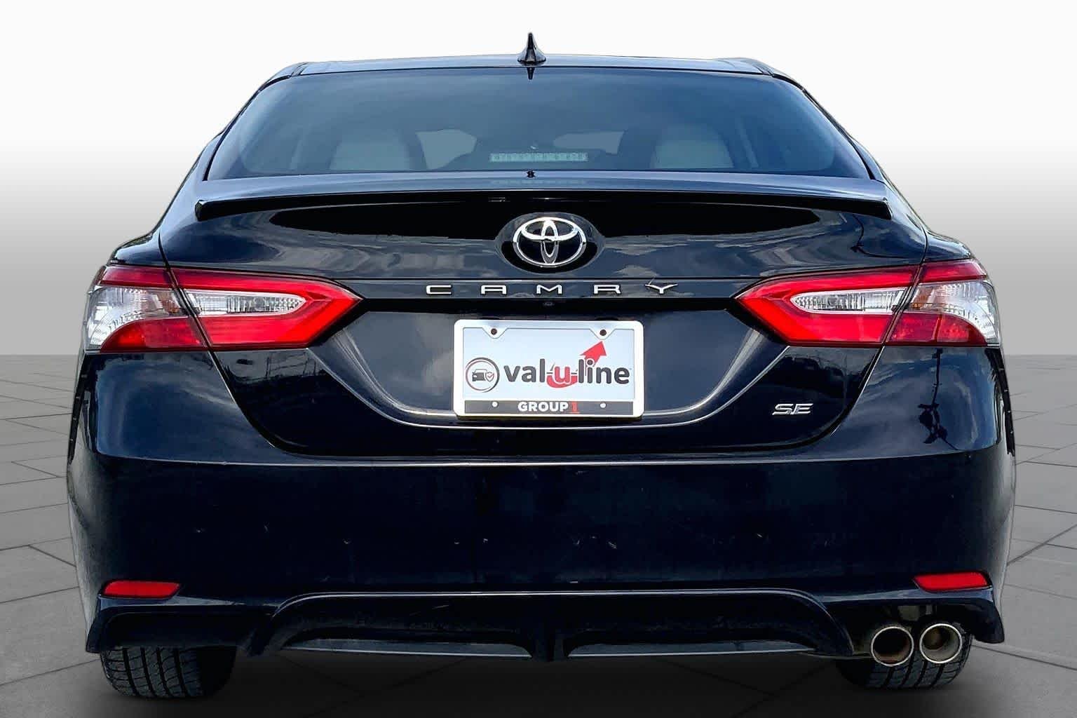 Used 2019 Midnight Black Metallic Toyota SE image 5