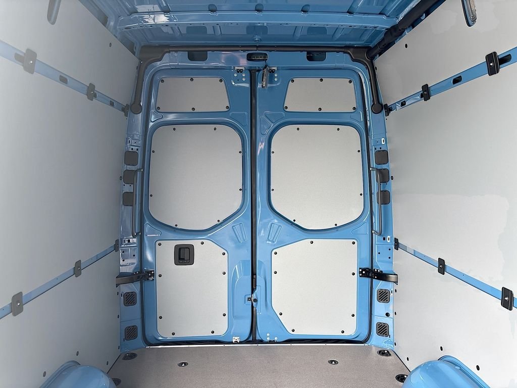 New 2026  Mercedes-Benz Cargo 144 WB image 21