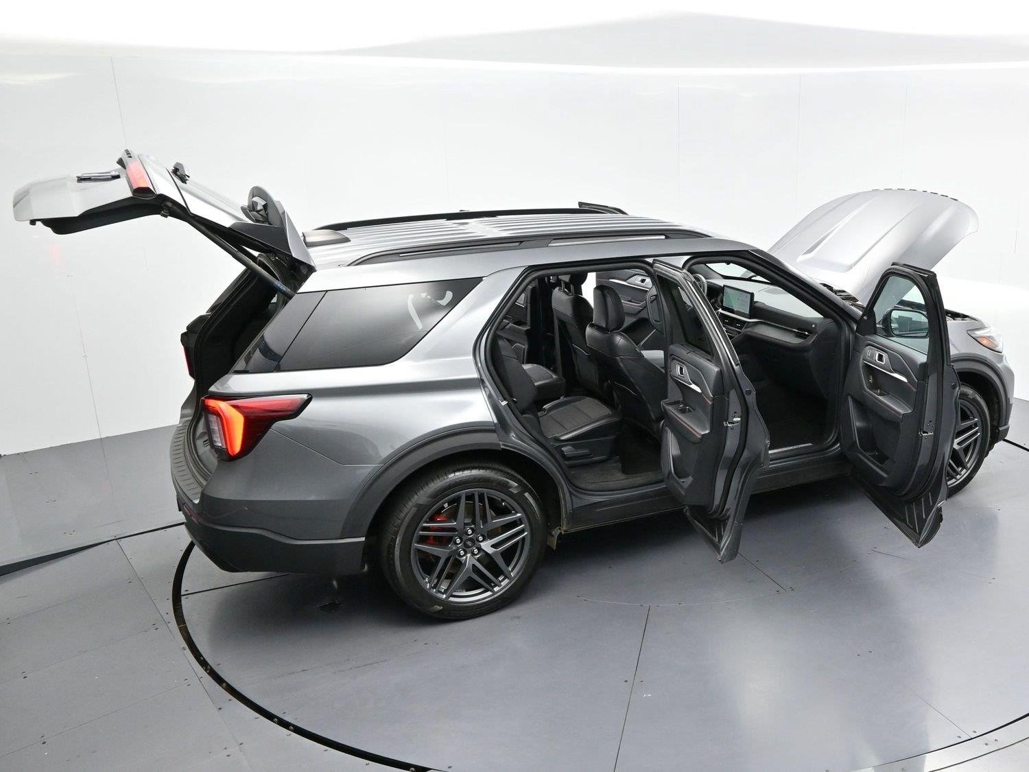 Used 2025 Carbonized Gray Ford ST-Line image 44