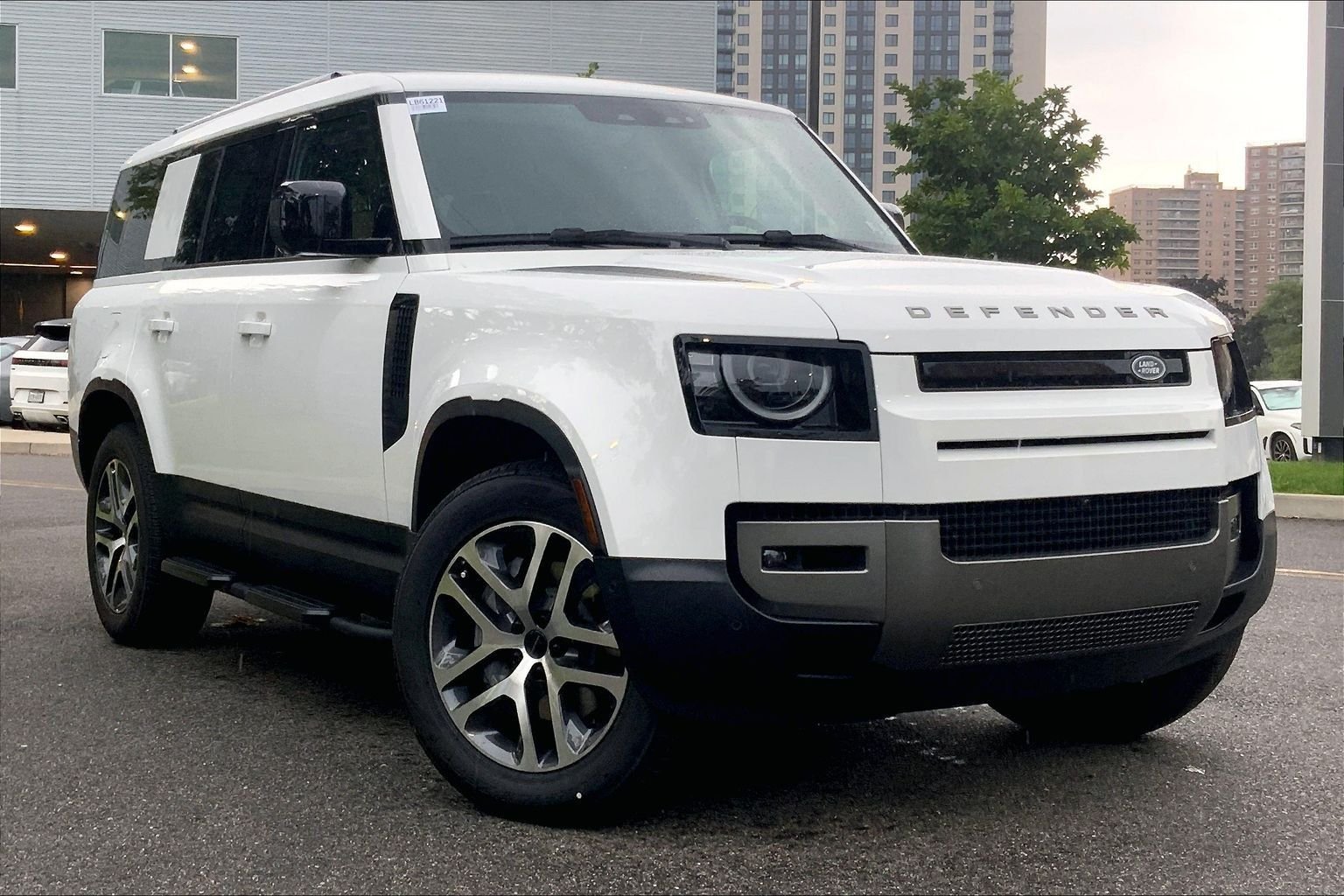 New 2026 Fuji White Land Rover S image 2