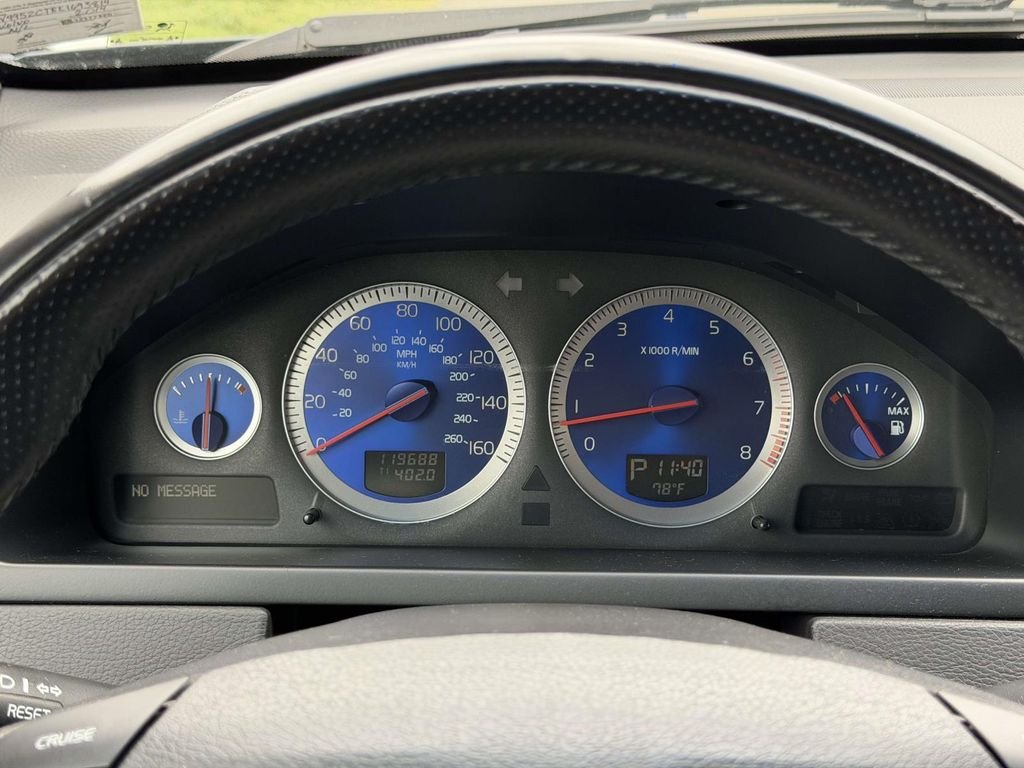 Used 2014 Blue Volvo 3.2 image 11