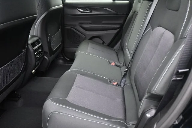 New 2026 Diamond Black Crystal Pearl-Coat Exterior Paint Jeep Laredo X image 26