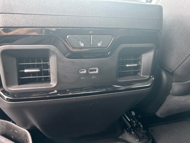Used 2025 White GMC AT4 image 21