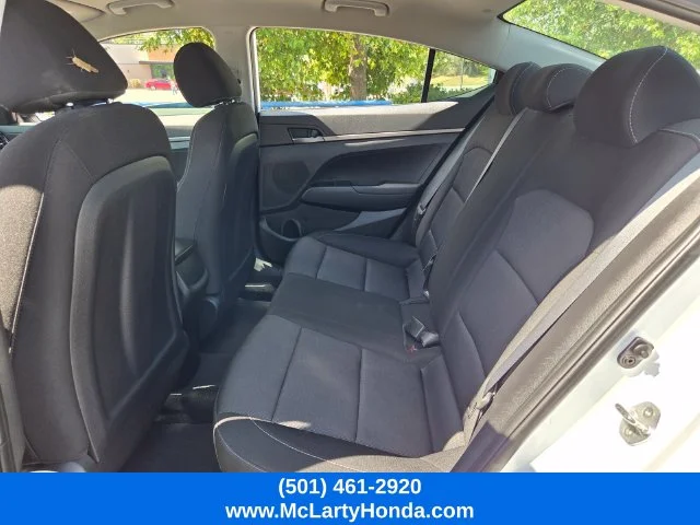 Used 2018 Quartz White Pearl Hyundai SE image 11